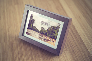 Realistic Frame Mock Up