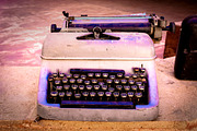 15 Retro Vintage Objects Bundle, a Technology Photo by Daria Volyanskaya (Thumbnail 3 of 5)