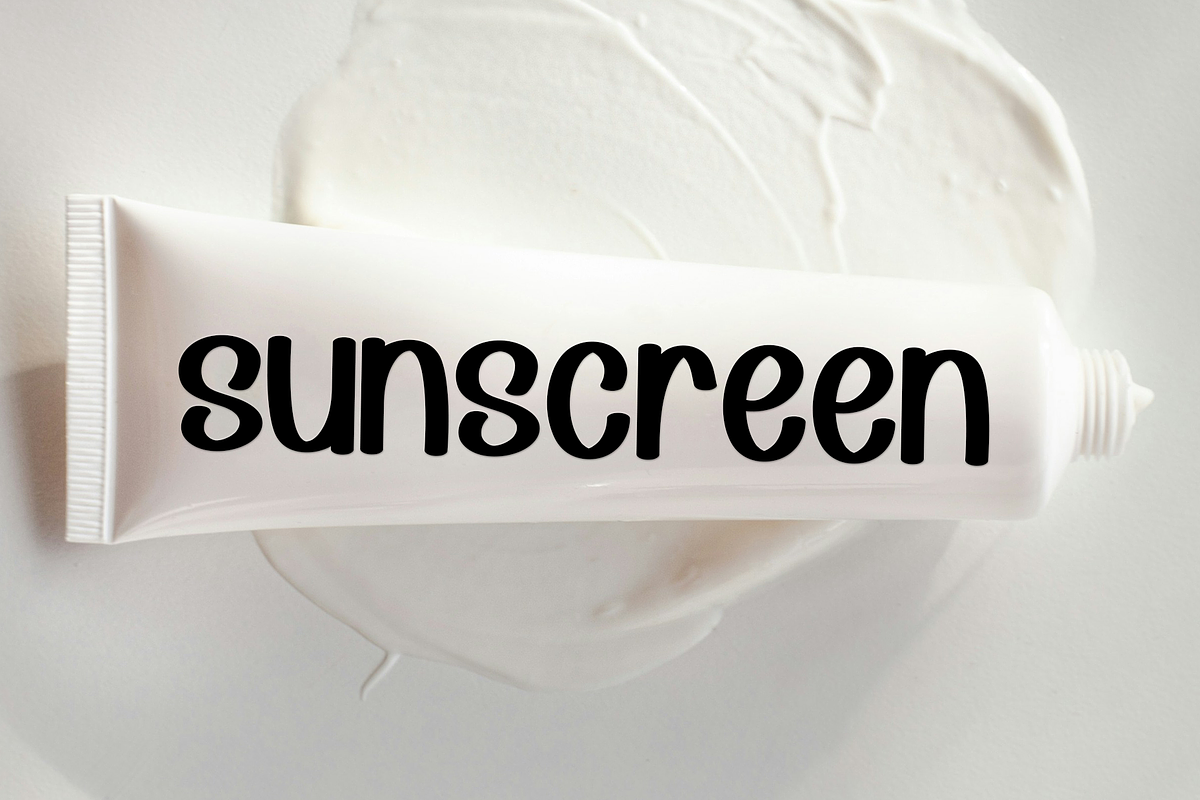 Happy Monday, a Sans Serif Font by InermediaSTUDIO (Photo 4 of 7)