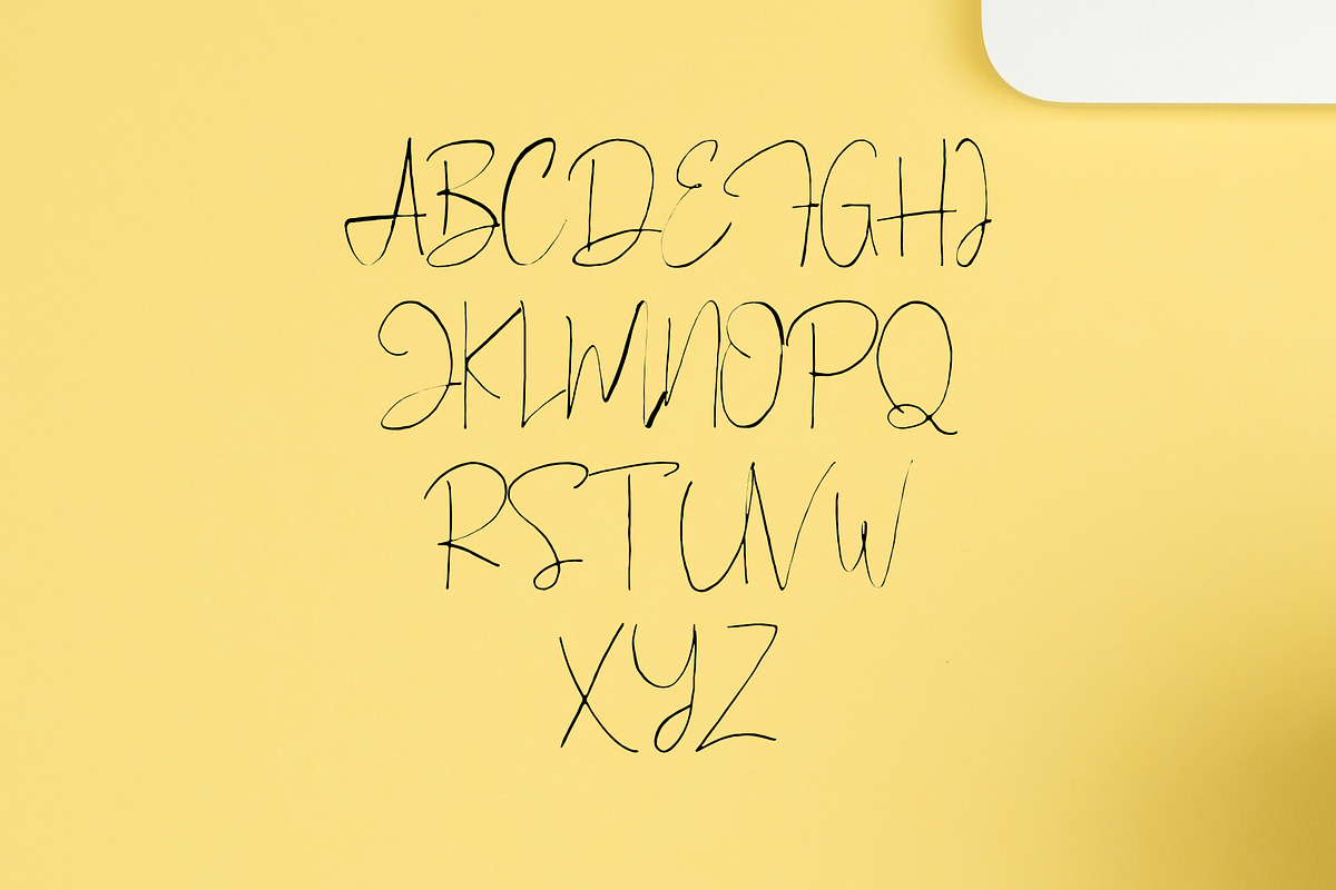 Bellinor A Hand Drawn Signature Font preview 2
