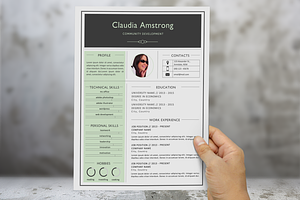 Green Photograph Resume Template