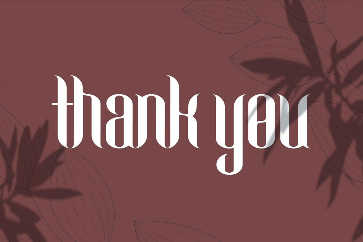 Looqie | Beauty Display Font, a Script Font by Gilar Studio (Photo 13 of 13)