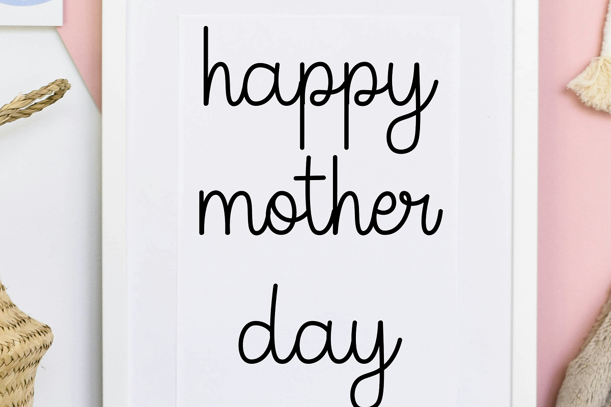 Mother Day, a Handwritten Font by InermediaSTUDIO (Photo 4 of 8)