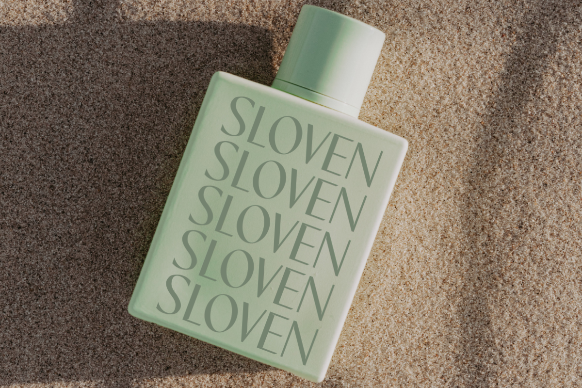 Crosever – Classy Sans Serif, a Sans Serif Font by Fikryal Studio (Photo 10 of 10)