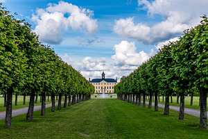 Palace boulevard