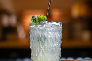 Refreshing lemon cocktail, a Photo by Grafvision photography