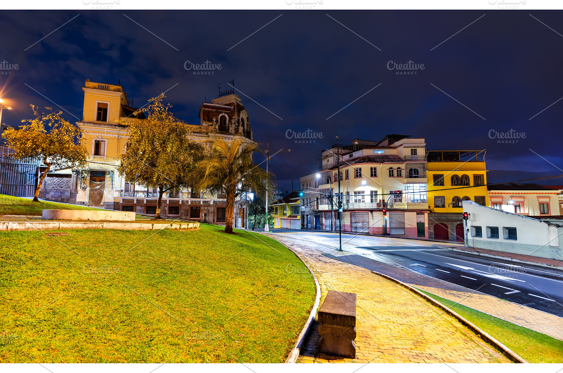 Plaza Garcia Moreno and colonial, an Architecture Photo by Leonid Andronov