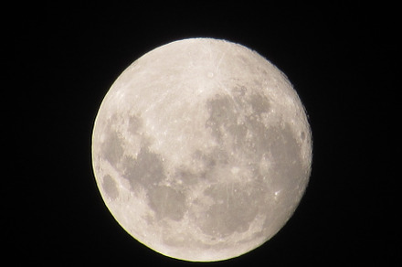 Full Moon on Brazil's Sky, a Wallpaper Photo by Aprecie Pequenos Detalhes