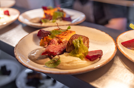 Plates with roasted meat, a Photo by Grafvision photography