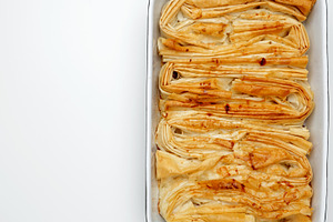 Finished Crinkle Cake made from phyllo dough, a Photo by matucha