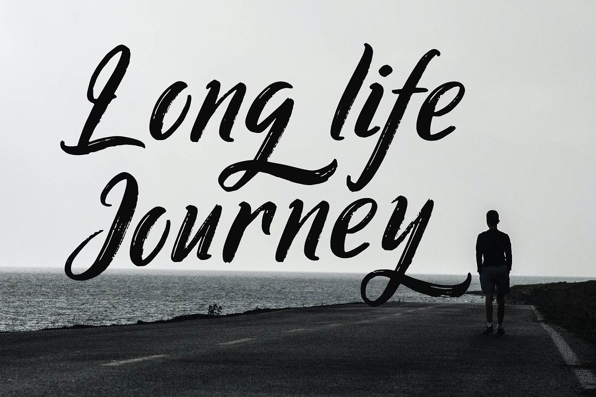 Ringtrack - Rough Brush Fonts, a Script Font by Patria Ari (P4tcreativa) (Photo 4 of 10)