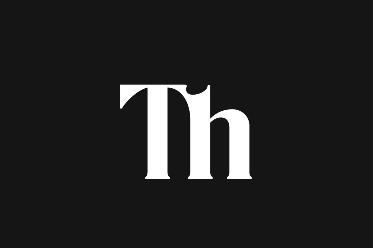 The Bigmouth Classic Serif Font, a Serif Font by UICreative (Photo 10 of 13)