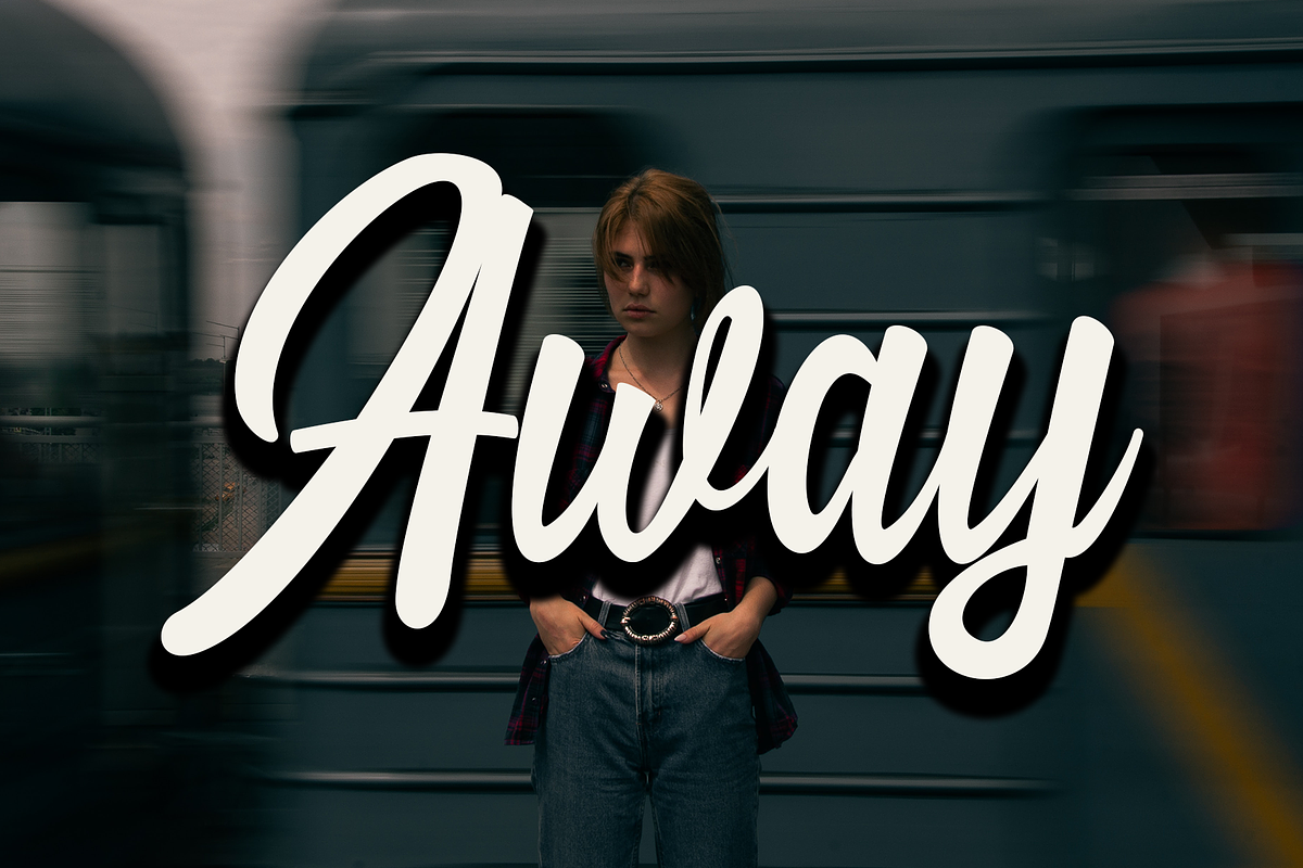 Larssonia Typeface preview 4