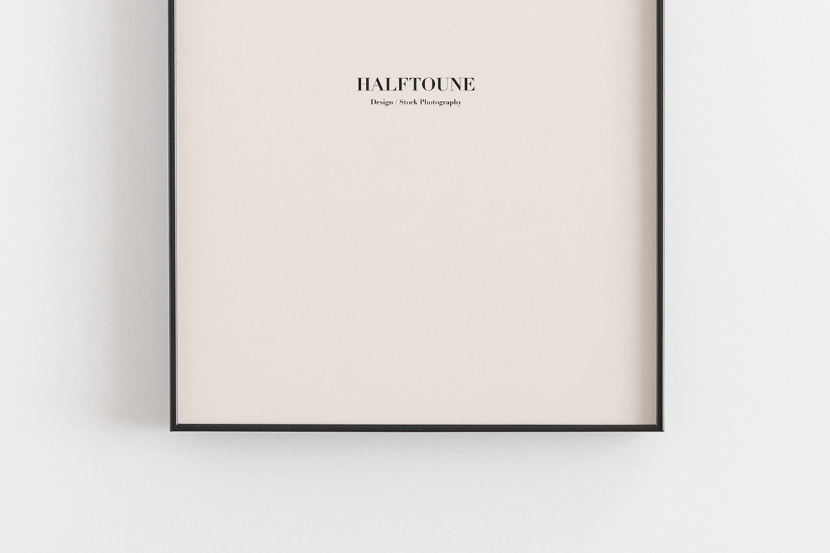 Mockup Frame Minimal Modern Large, a Graphic by HALFTOUNE (Photo 2 of 4)