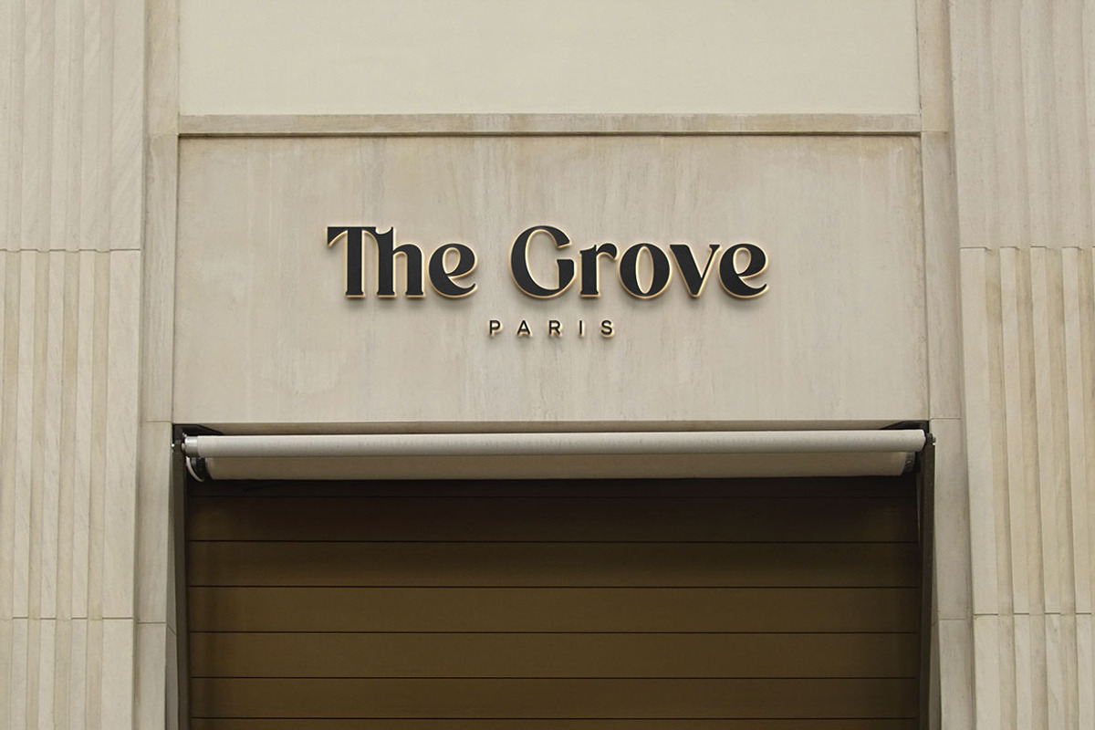 The Bigmouth Classic Serif Font, a Serif Font by UICreative (Photo 8 of 13)