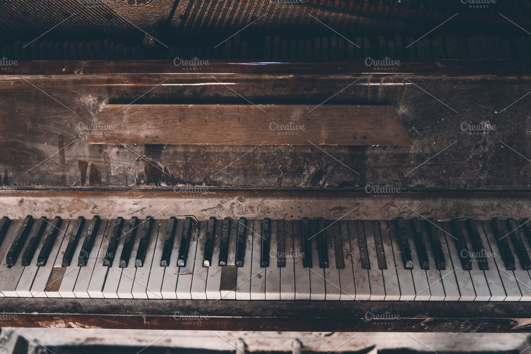 Old spoiled piano, an Arts & Entertainment Photo by Valeryia P.