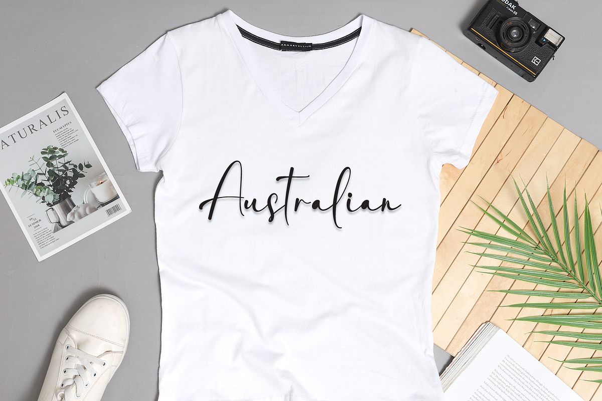 Casual Vintage | Script Font, a Handwritten Font by Scratchones (Photo 4 of 8)