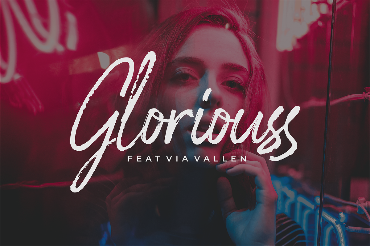 Glossy Night - Luxury Handbrush Font preview 7