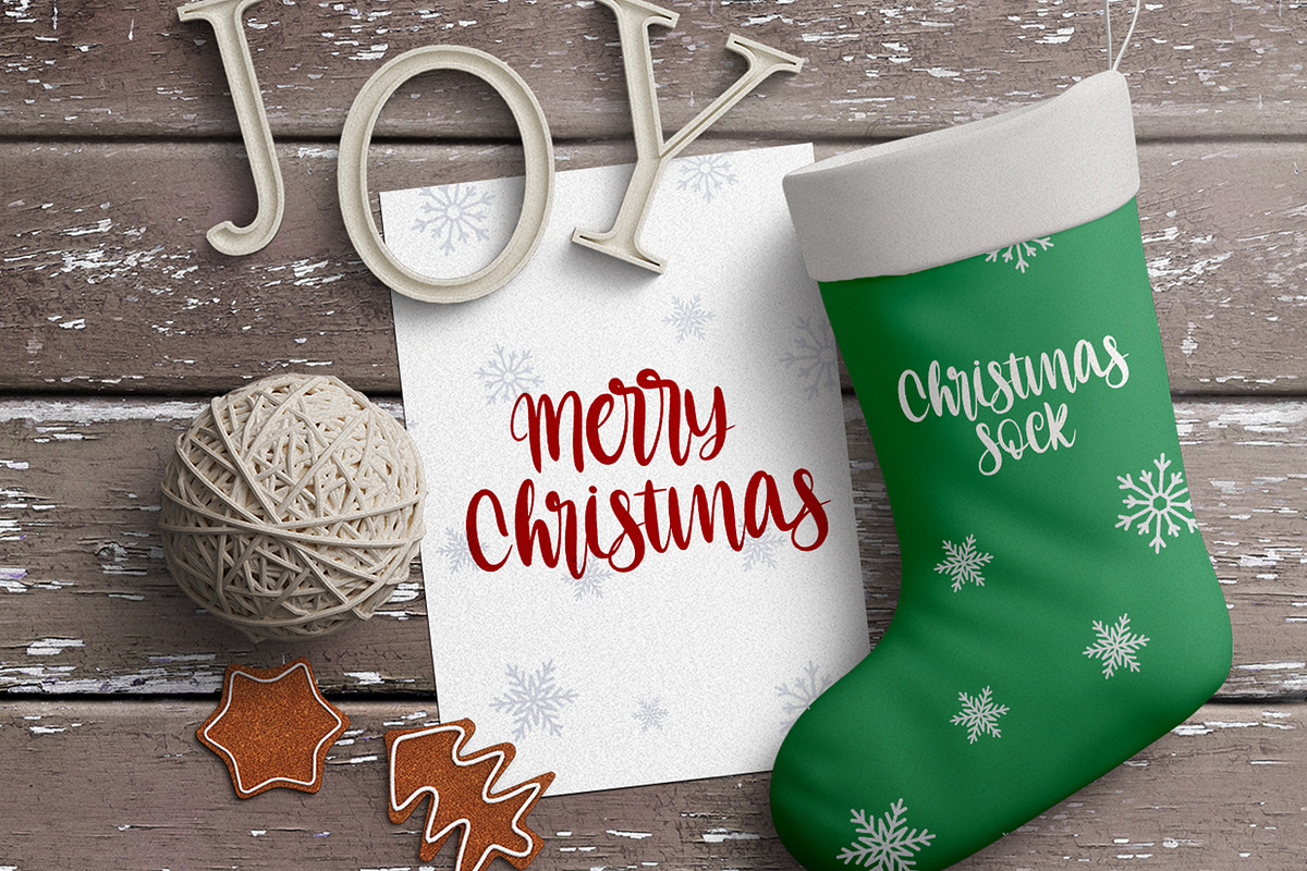 Christmas Chimney, a Script Font by Letterara (Photo 3 of 9)