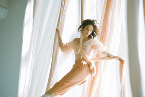 Aerial Silks Performer Dreamy Candid, an Arts & Entertainment Photo by k.tay