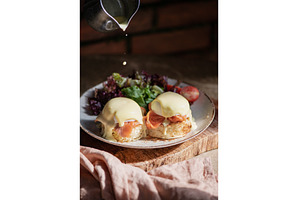 Eggs Benedict with smoked salmon