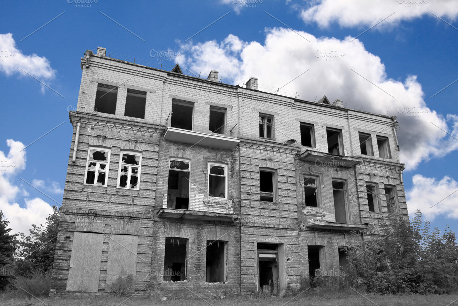 Abandoned house, an Architecture Photo by BOOCYS