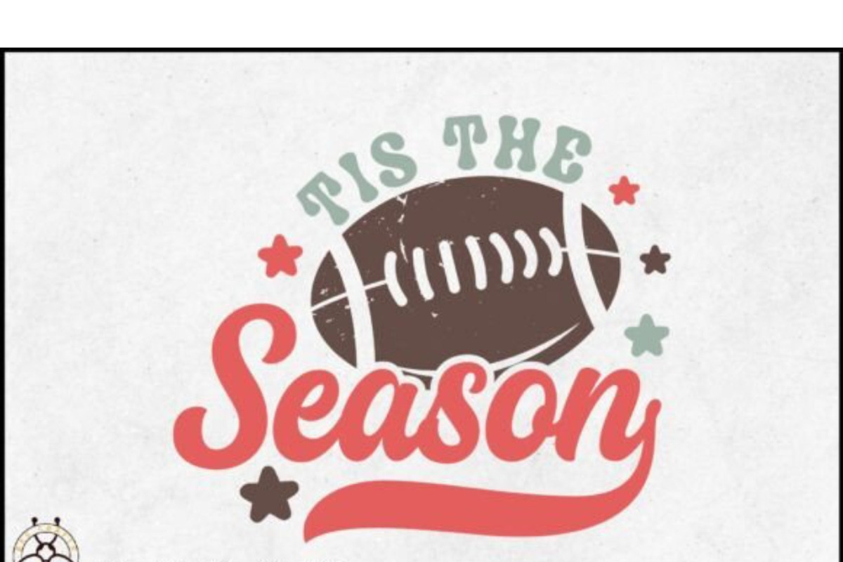 12 Christmas Football SVG Bundle, a Graphic by BeeCraftR (Photo 5 of 11)
