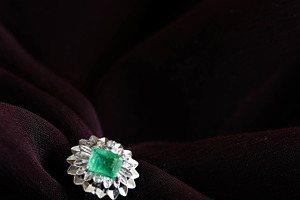 Emerald ring