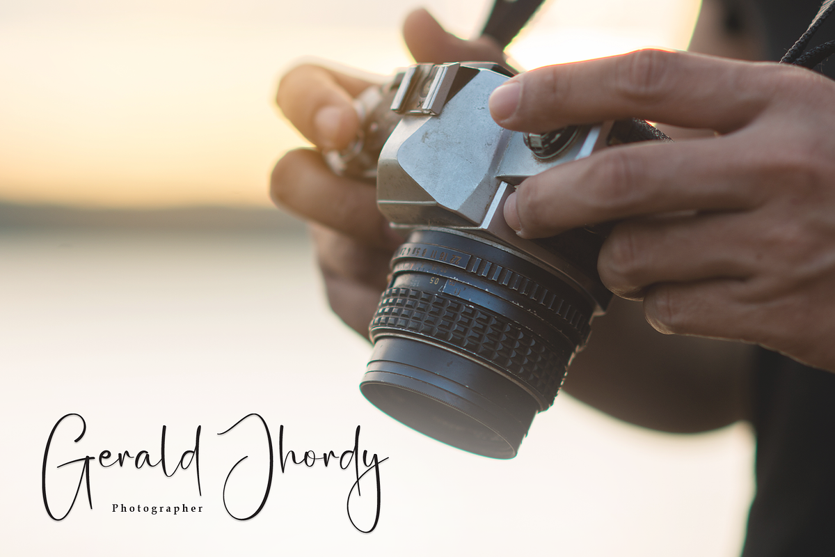Samantha Signature | Script Font, a Handwritten Font by Scratchones (Photo 5 of 9)