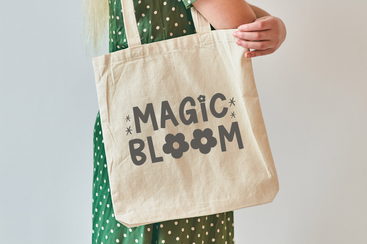 Flowers Blooming, a Handwritten Font by SaktiAvellin (Photo 5 of 7)