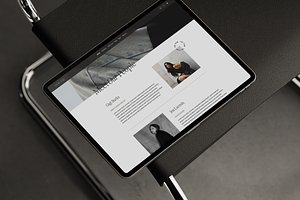 Social: Squarespace 7.1 Template