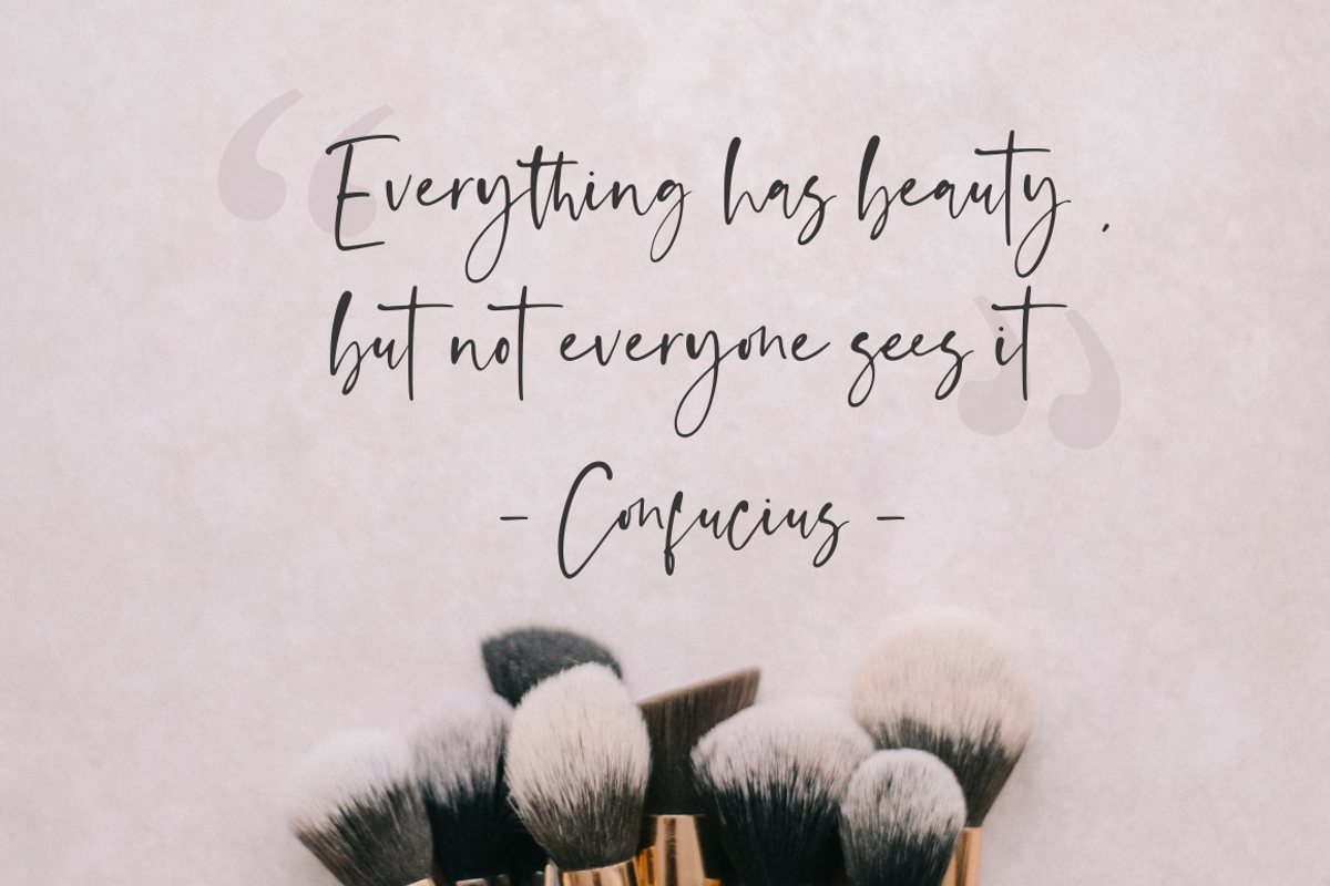 Anastacy - Handlettered Font preview 5