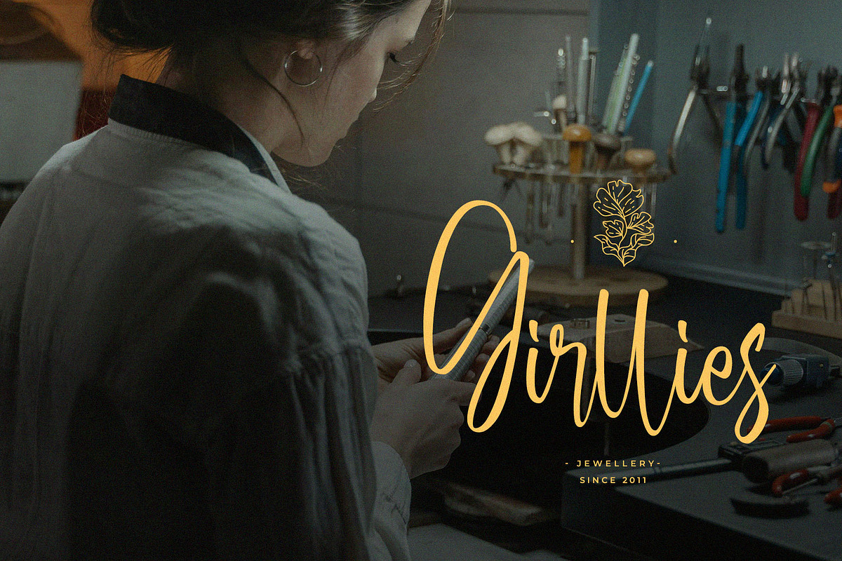 Berllies – Elegant Handwritten Font, a Handwritten Font by BrandSemut (Photo 6 of 11)