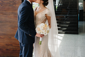 first meeting of the bride and groom