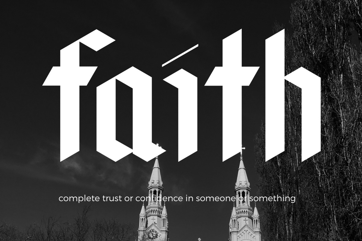 Becristica Blackletter Font preview 2