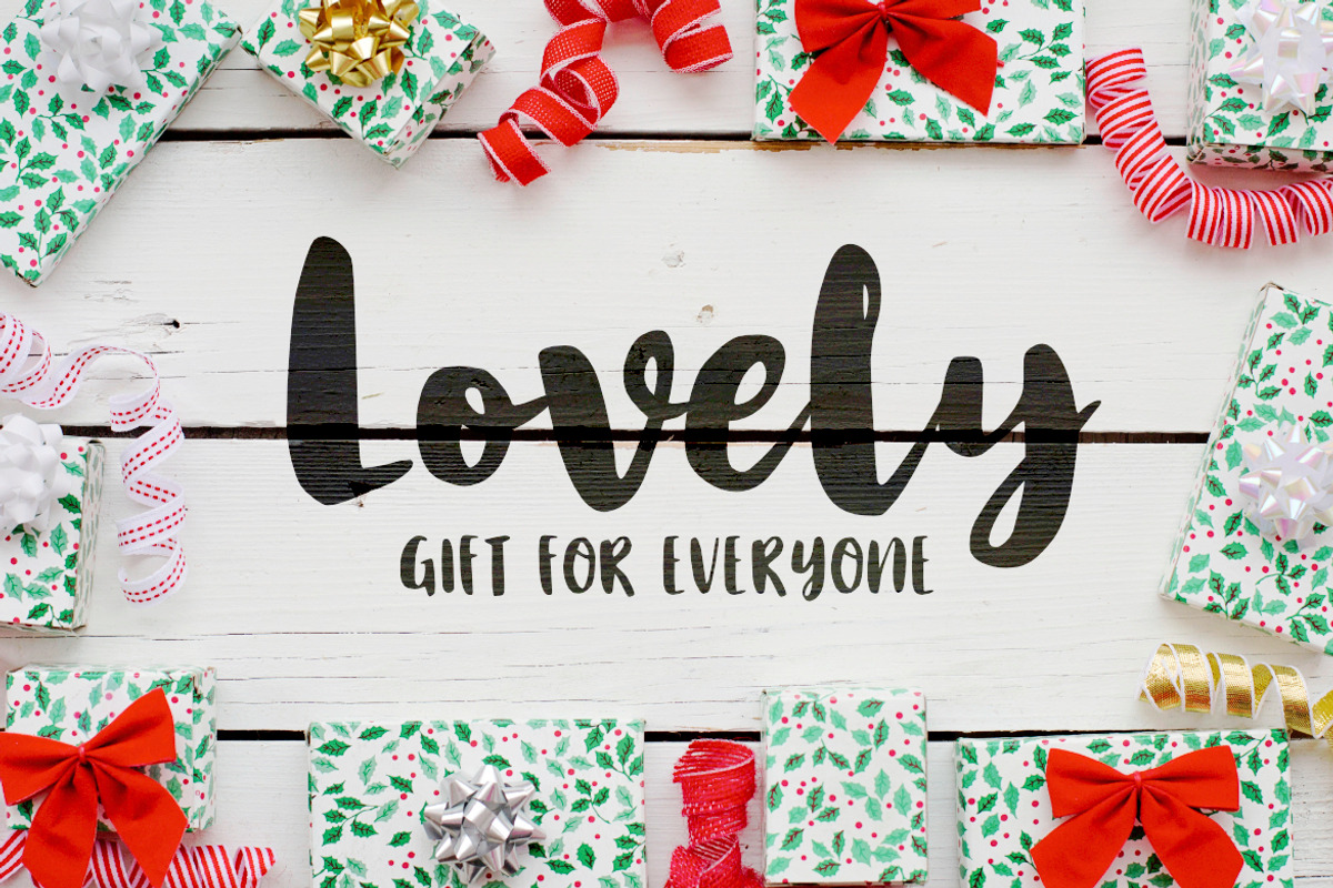 Hey Spring Brush Font preview 4