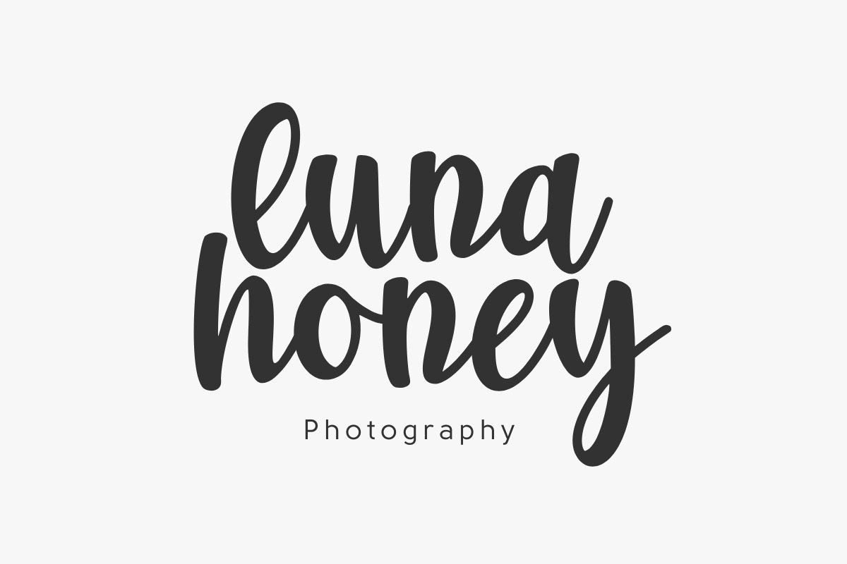 Aurora - Modern Handwritten Script, a Script Font by SaktiAvellin (Photo 6 of 7)