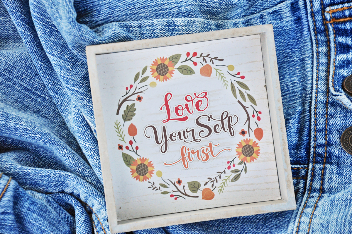Beauty & Shine / Pretty Script, a Script Font by Java pep (Photo 12 of 15)