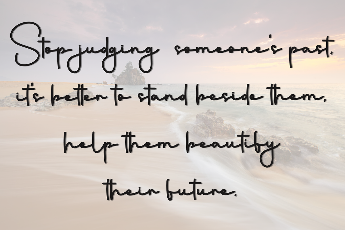 Cromboloni, a Handwritten Font by InermediaSTUDIO (Photo 5 of 8)