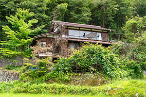 Traditional wooden house on Nakasendo trail between Magome and T, an Architecture Photo by GoodGoods