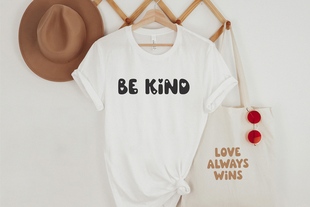 Honey Kiss - Valentine's Day Font, a Handwritten Font by simpleblues (Photo 7 of 12)