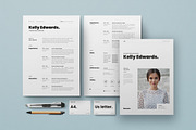 Resume Kelly, a Resume Template by Estartshop (Thumbnail 1 of 5)