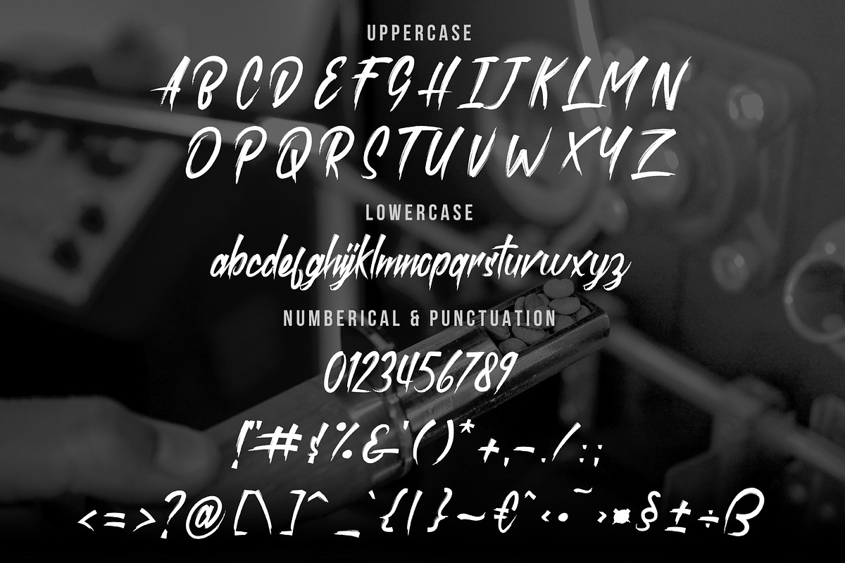 Roastink script rough brush font, a Script Font by SemutHitam Creative (Photo 12 of 13)