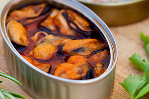 Canister of canned mussels, a Food & Drink Photo by José Manuel Gelpi