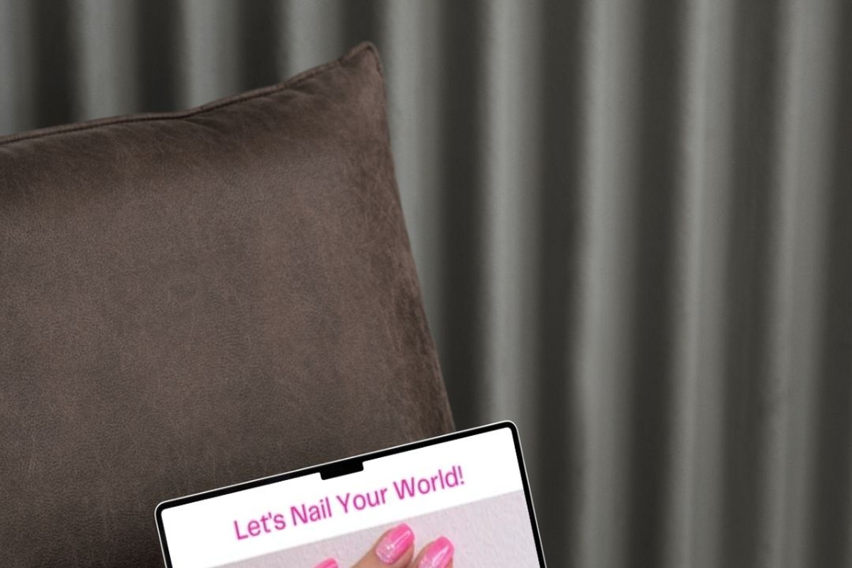 CANVA WEBSITE Template SALON SERVICE, a Landing Page Template by Deepa Template Studio (Photo 2 of 8)
