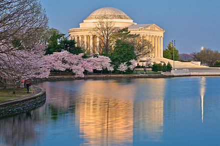 Jefferson Dawn Memorial, an Architecture Photo by Bold Frontiers