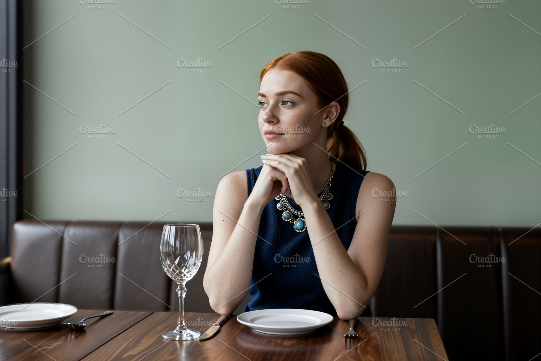 Redhead Woman Waiting, a Photo by rarrarorro
