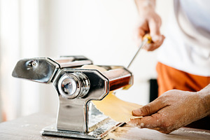 Making pasta containing pasta, ravioli, and making