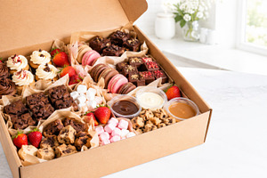 Dessert selection with cupcakes, bro, a Photo by Dvoevnore photos