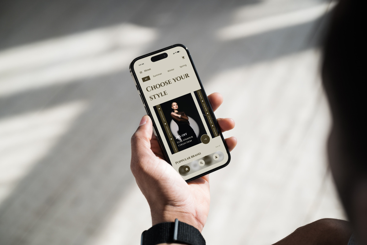 Chic de Rue - E-Commerce Mobile App, an App Template by productype1 (Photo 5 of 5)